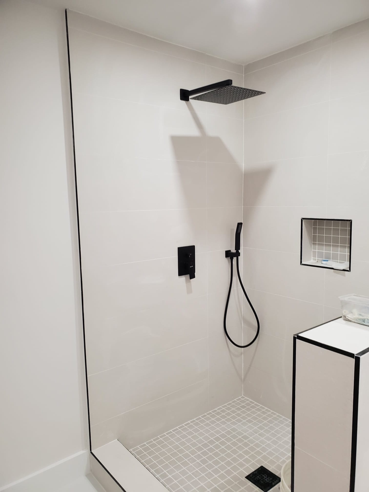 Custom bathroom shower and bathtub remodeling design